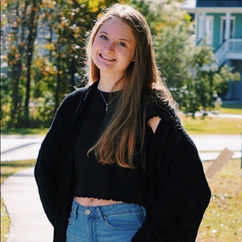 Meet your Posher, Ella